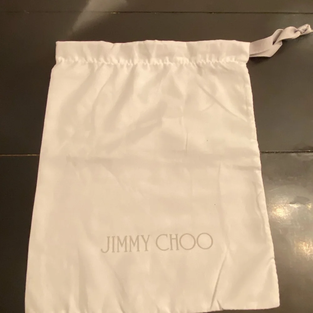 Jimmy Choo reposhing this